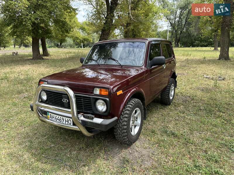 Позашляховик / Кросовер ВАЗ 21214 / 4x4 2010 в 
