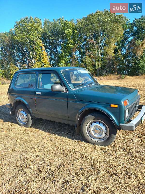 Внедорожник / Кроссовер ВАЗ / Lada 21214 / 4x4 2010 в Корсуне-Шевченковском