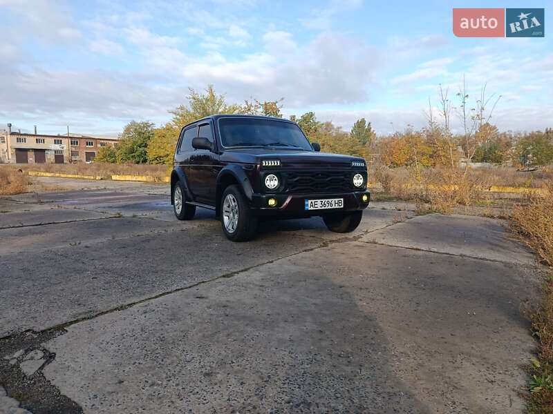 Позашляховик / Кросовер ВАЗ / Lada 21214 / 4x4 2005 в Нікополі