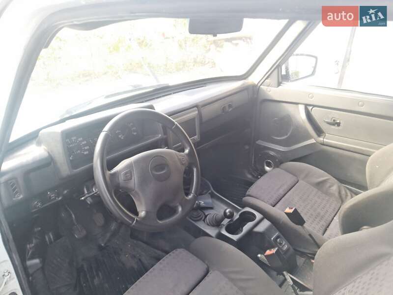 Внедорожник / Кроссовер ВАЗ / Lada 21214 / 4x4 2003 в Березане