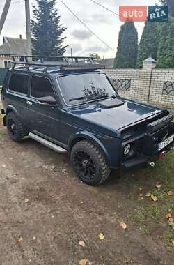 Позашляховик / Кросовер ВАЗ 21214 / 4x4 2011 в Зіньківі