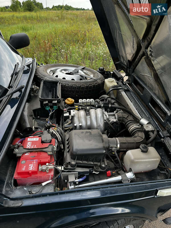 Позашляховик / Кросовер ВАЗ / Lada 21214 / 4x4 2015 в Чернігові