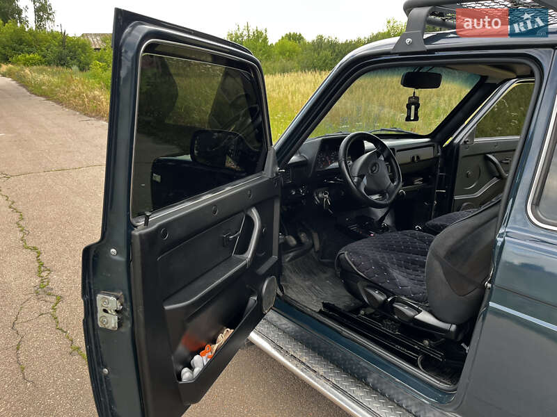 Позашляховик / Кросовер ВАЗ / Lada 21214 / 4x4 2015 в Чернігові