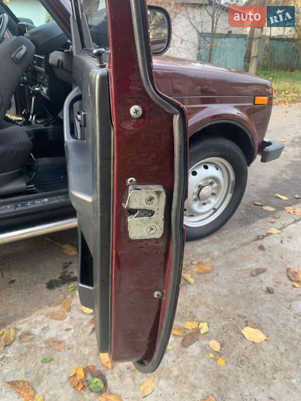 Позашляховик / Кросовер ВАЗ / Lada 21214 / 4x4 2013 в Лохвиці