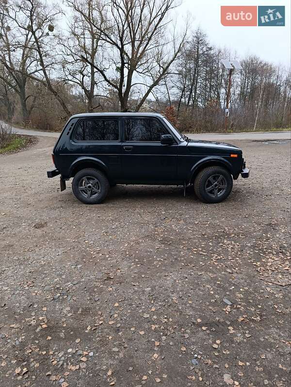 Позашляховик / Кросовер ВАЗ / Lada 21214 / 4x4 2013 в Сумах