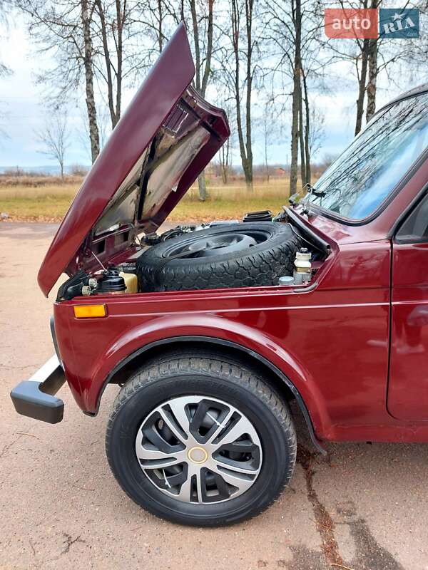 Позашляховик / Кросовер ВАЗ / Lada 21214 / 4x4 2006 в Тростянці