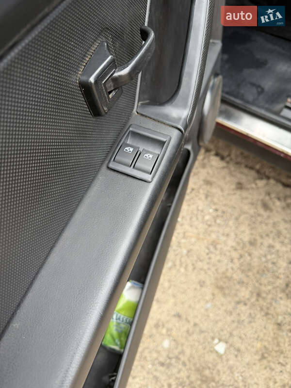 Позашляховик / Кросовер ВАЗ / Lada 21214 / 4x4 2012 в Запоріжжі