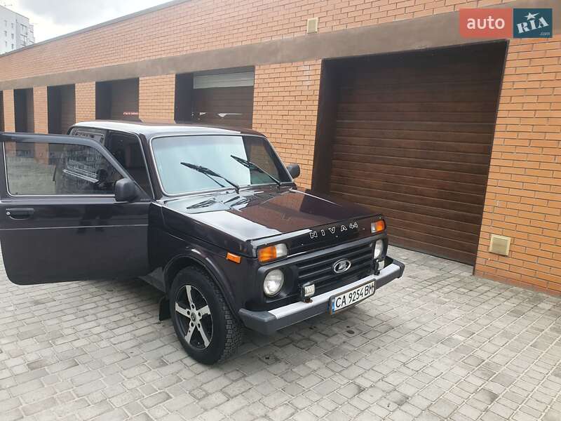 Позашляховик / Кросовер ВАЗ / Lada 21214 / 4x4 2015 в Черкасах