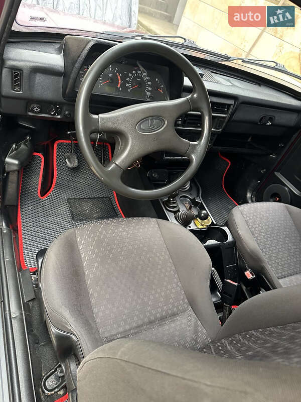 Внедорожник / Кроссовер ВАЗ / Lada 21214 / 4x4 2010 в Тячеве