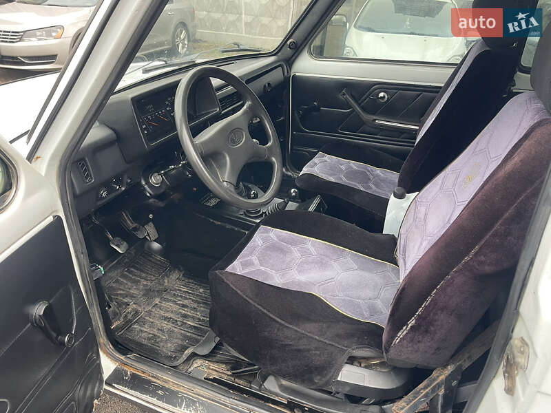 Внедорожник / Кроссовер ВАЗ / Lada 21214 / 4x4 2009 в Киеве