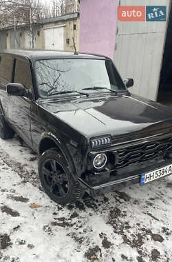 Позашляховик / Кросовер ВАЗ 21214 / 4x4 2016 в Авангарді