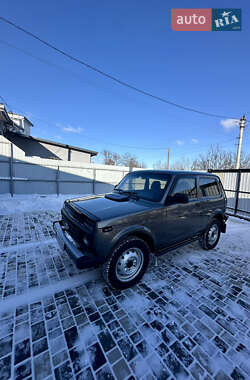 Позашляховик / Кросовер ВАЗ 21214 / 4x4 2017 в Голованівську