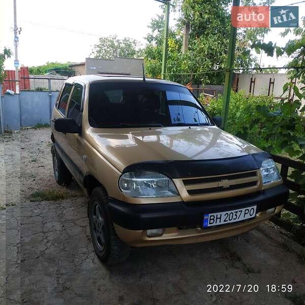 Позашляховик / Кросовер ВАЗ / Lada 2123 Niva 2004 в Білгороді-Дністровському