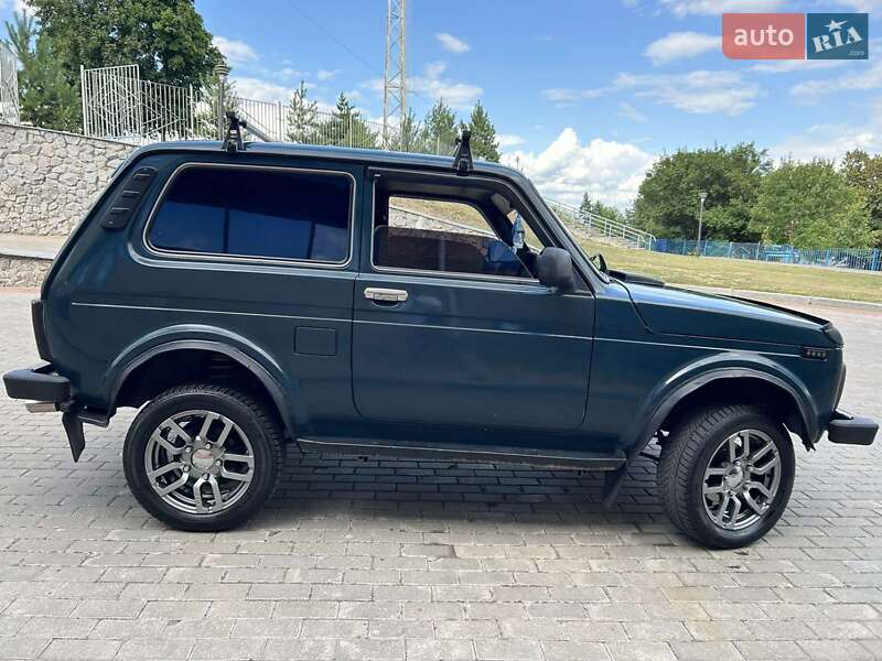 Внедорожник / Кроссовер ВАЗ / Lada 2123 Niva 2012 в Змиеве