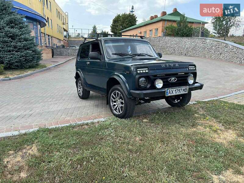 Внедорожник / Кроссовер ВАЗ / Lada 2123 Niva 2012 в Змиеве