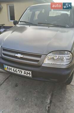 Внедорожник / Кроссовер ВАЗ 2123 Niva 2004 в Полонном