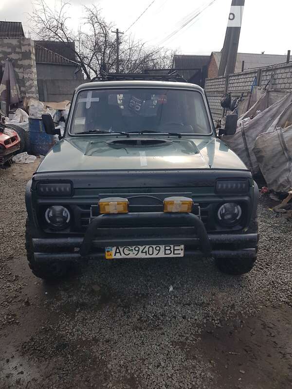 Позашляховик / Кросовер ВАЗ / Lada 2131 Нива 1998 в Новомосковську