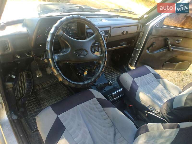Позашляховик / Кросовер ВАЗ / Lada 2131 Нива 2010 в Рокитному