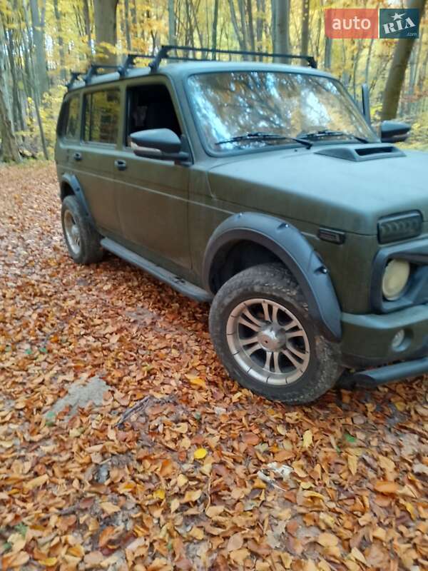 Внедорожник / Кроссовер ВАЗ / Lada 2131 Нива 2002 в Сумах