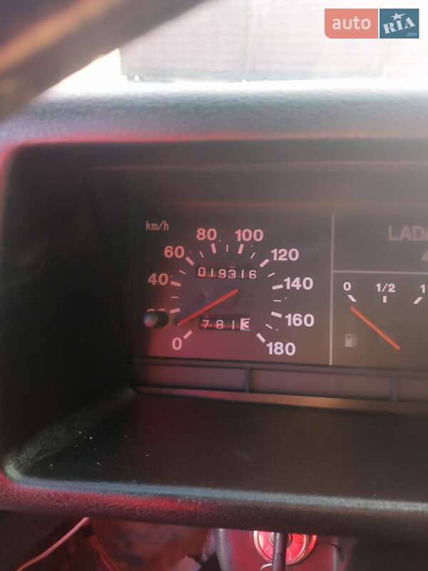 Внедорожник / Кроссовер ВАЗ / Lada 2131 Нива 1998 в Камне-Каширском