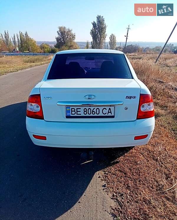Седан ВАЗ / Lada 2170 Priora 2011 в Еланце