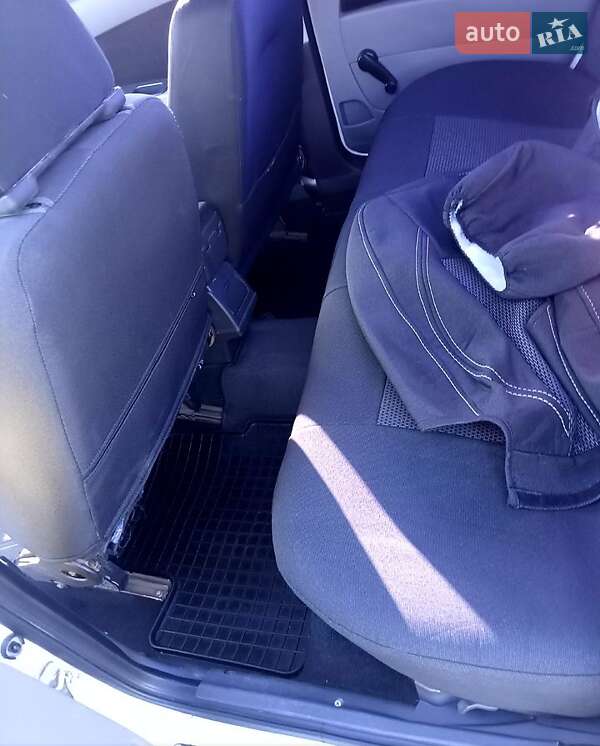 Седан ВАЗ / Lada 2170 Priora 2011 в Еланце