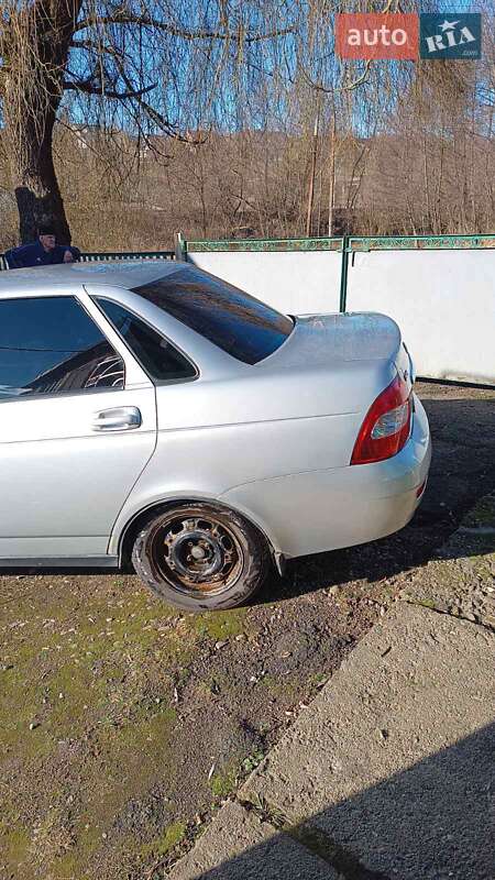 Седан ВАЗ / Lada 2170 Priora 2011 в Хусті