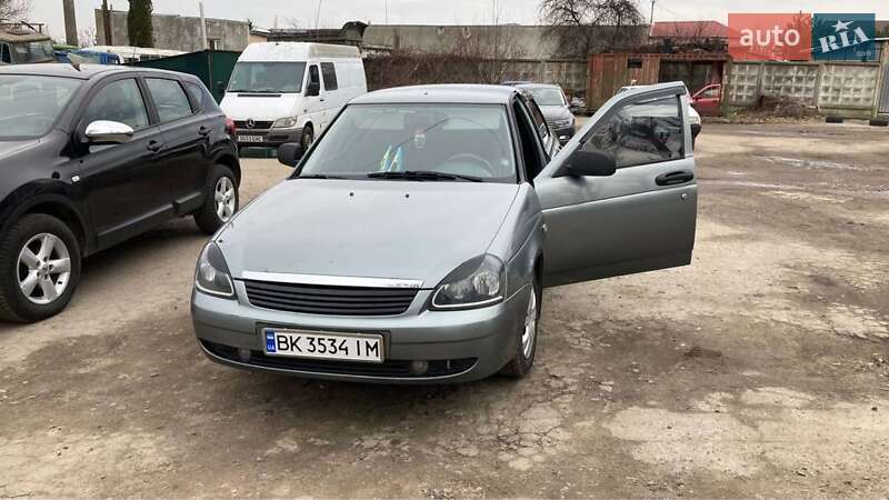 Седан ВАЗ / Lada 2170 Priora 2011 в Ровно