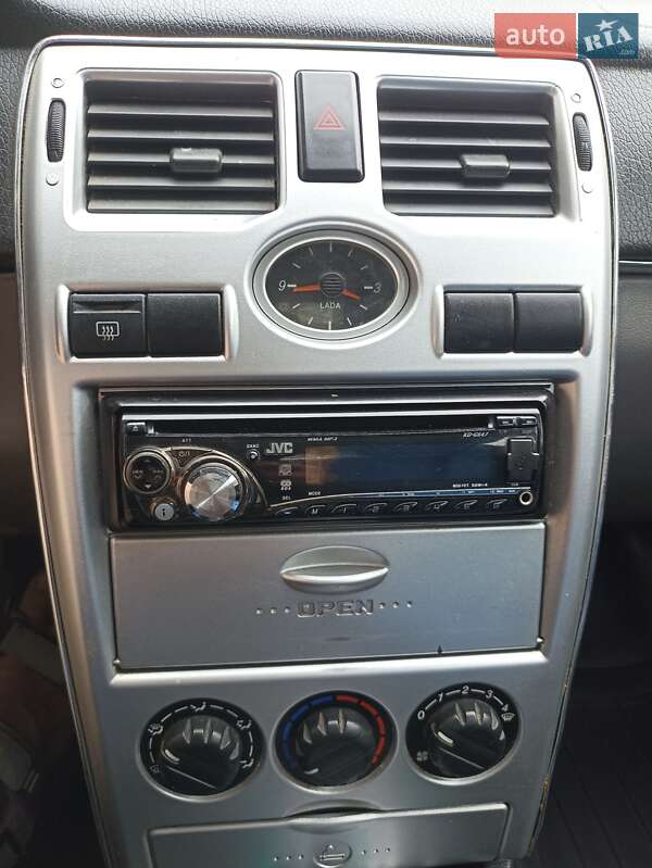 Седан ВАЗ / Lada 2170 Priora 2008 в Ужгороде фото 6 Седан ВАЗ / Lada 2170 Priora 2008 в Ужгороде
