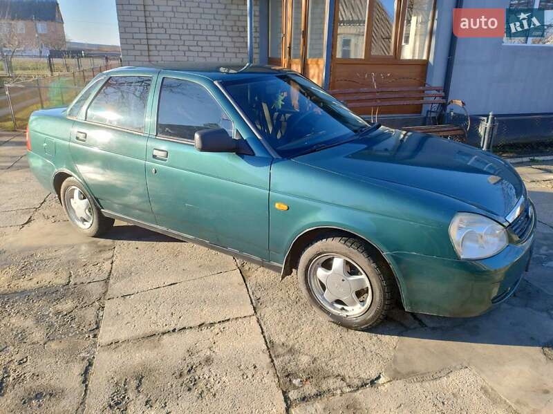 Седан ВАЗ / Lada 2170 Priora 2007 в Дубні