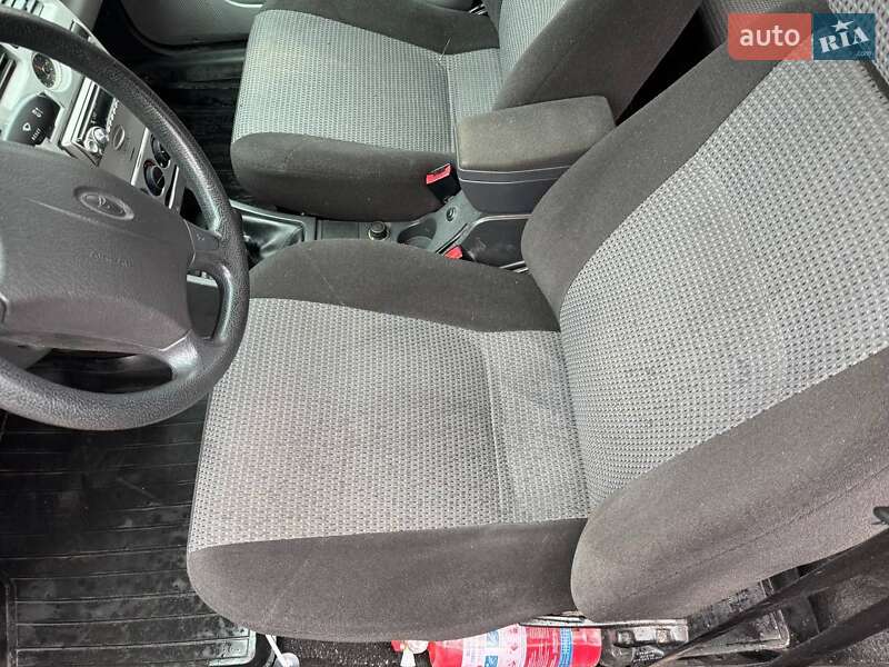 Седан ВАЗ / Lada 2170 Priora 2010 в Недригайлове