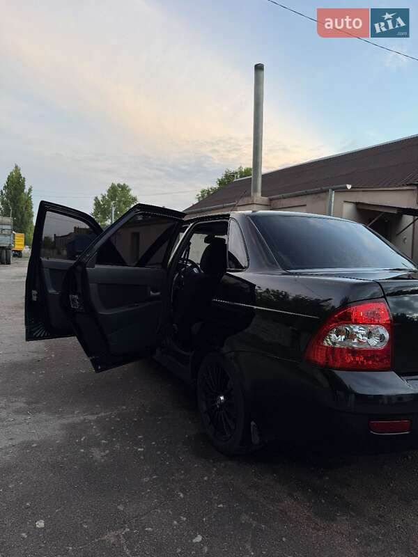 Седан ВАЗ / Lada 2170 Priora 2012 в Александрие