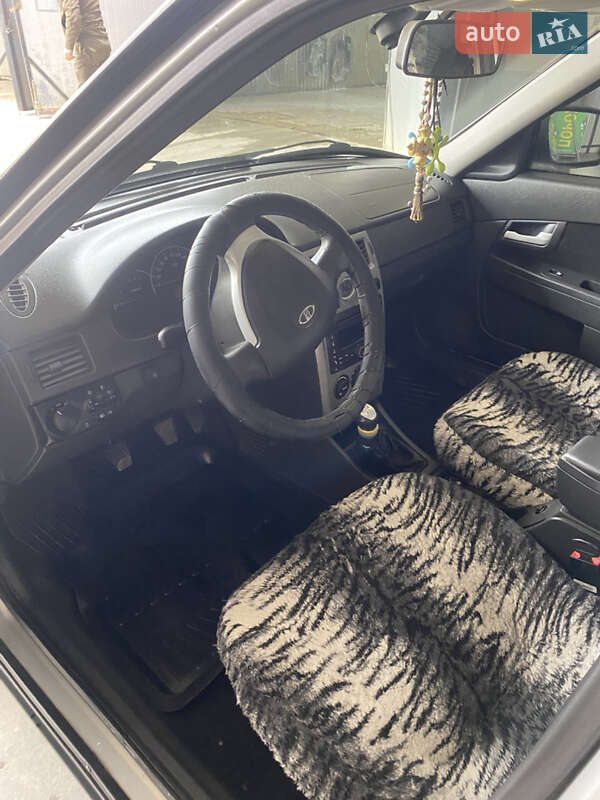 Седан ВАЗ / Lada 2170 Priora 2012 в Черновцах