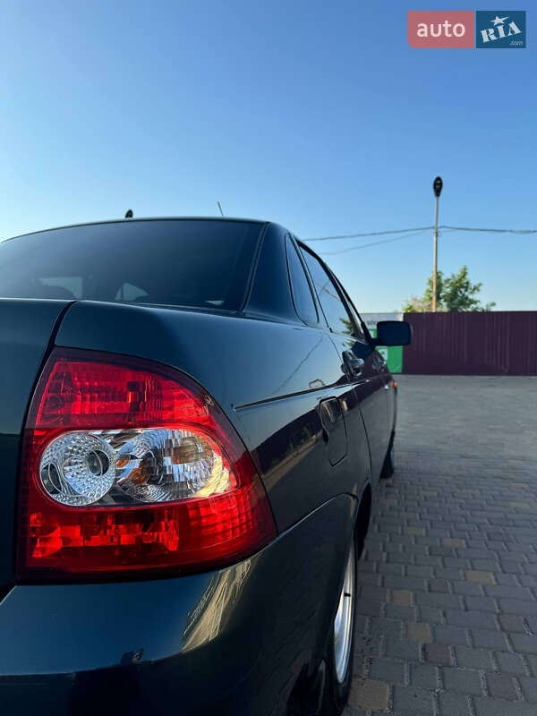 Седан ВАЗ / Lada 2170 Priora 2013 в Николаеве