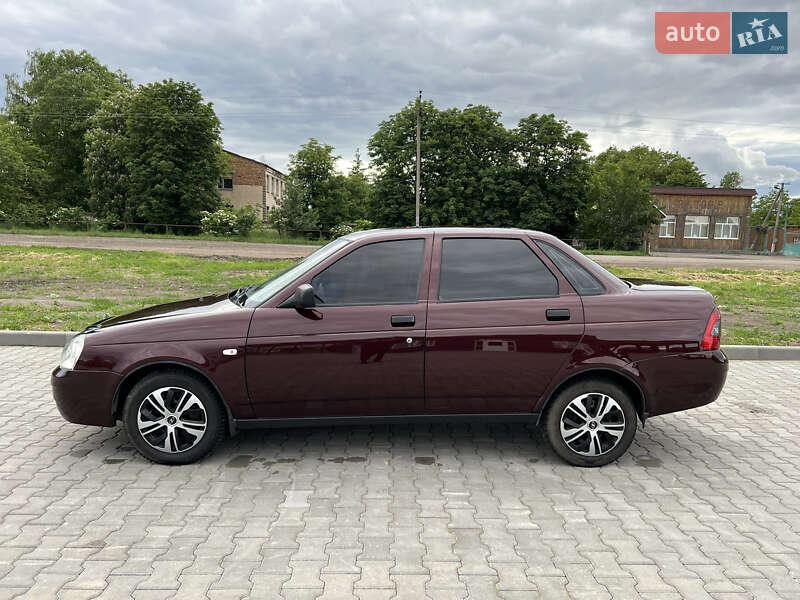 Седан ВАЗ / Lada 2170 Priora 2011 в Врадіївці