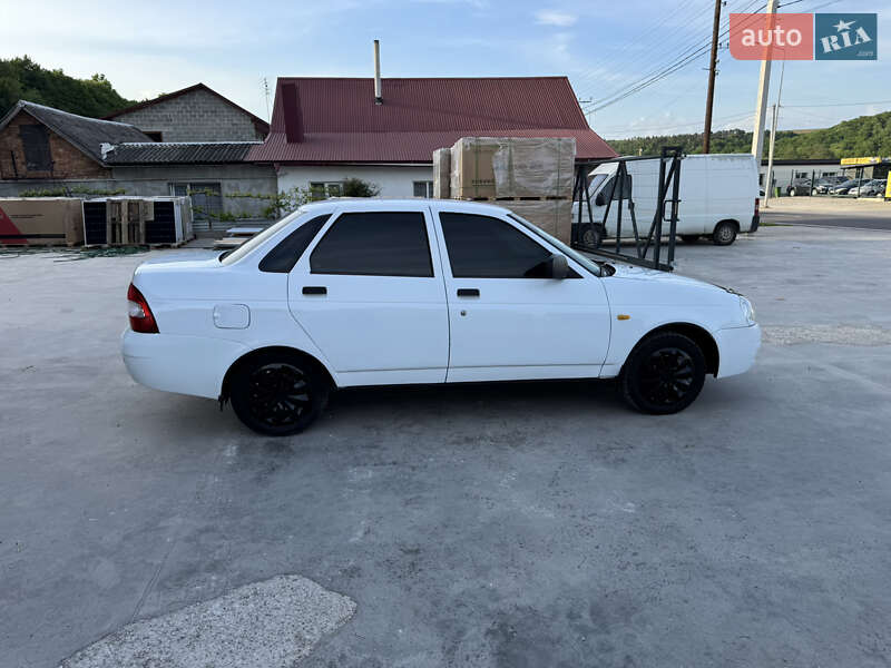 Седан ВАЗ / Lada 2170 Priora 2010 в Тернополе