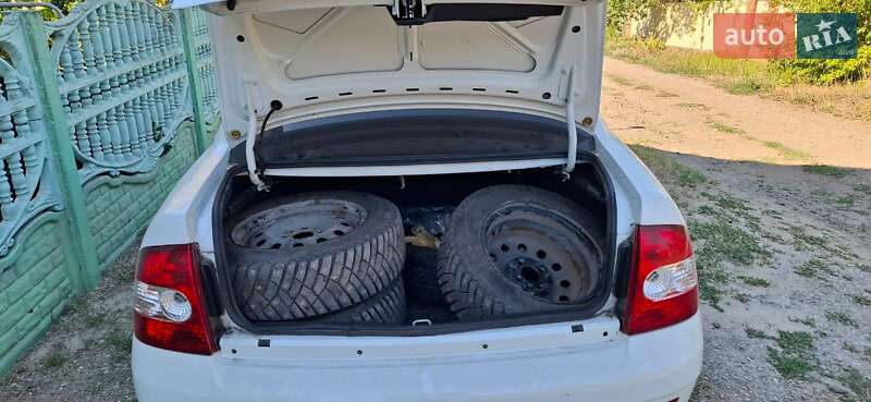 Седан ВАЗ / Lada 2170 Priora 2012 в Краматорске