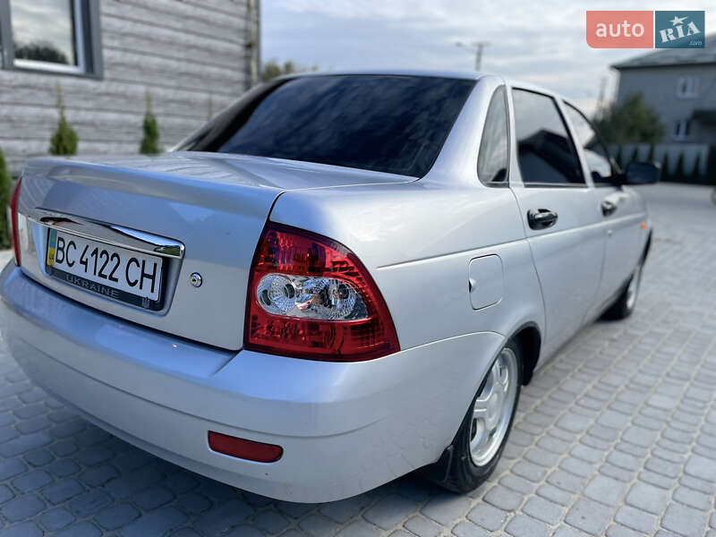 Седан ВАЗ / Lada 2170 Priora 2010 в Львове