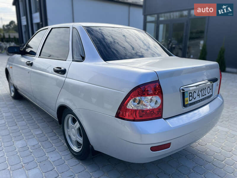 Седан ВАЗ / Lada 2170 Priora 2010 в Львове