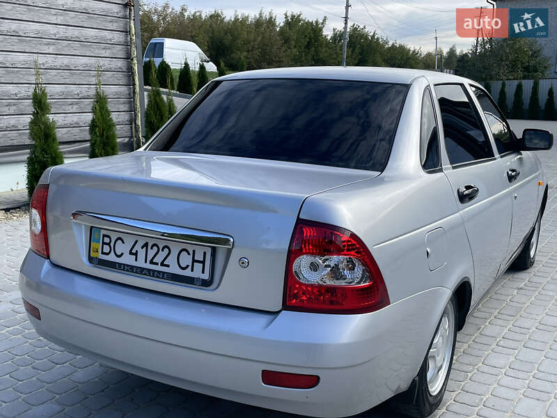Седан ВАЗ / Lada 2170 Priora 2010 в Львове