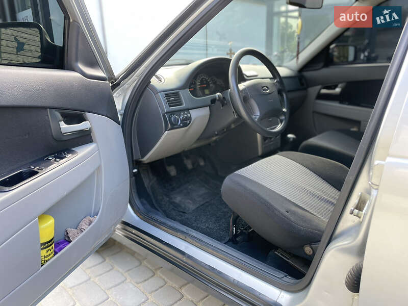 Седан ВАЗ / Lada 2170 Priora 2010 в Львове