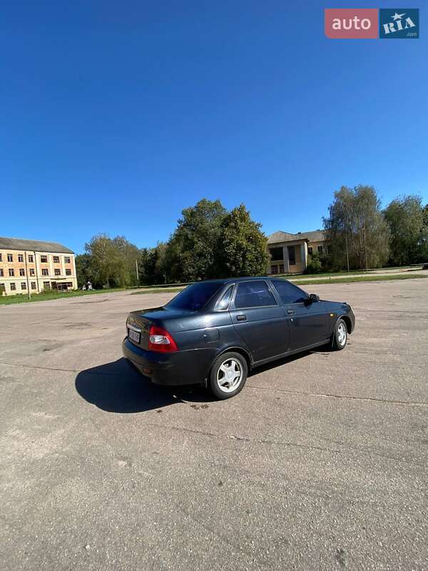 Седан ВАЗ / Lada 2170 Priora 2008 в Емильчине фото 6 Седан ВАЗ / Lada 2170 Priora 2008 в Емильчине