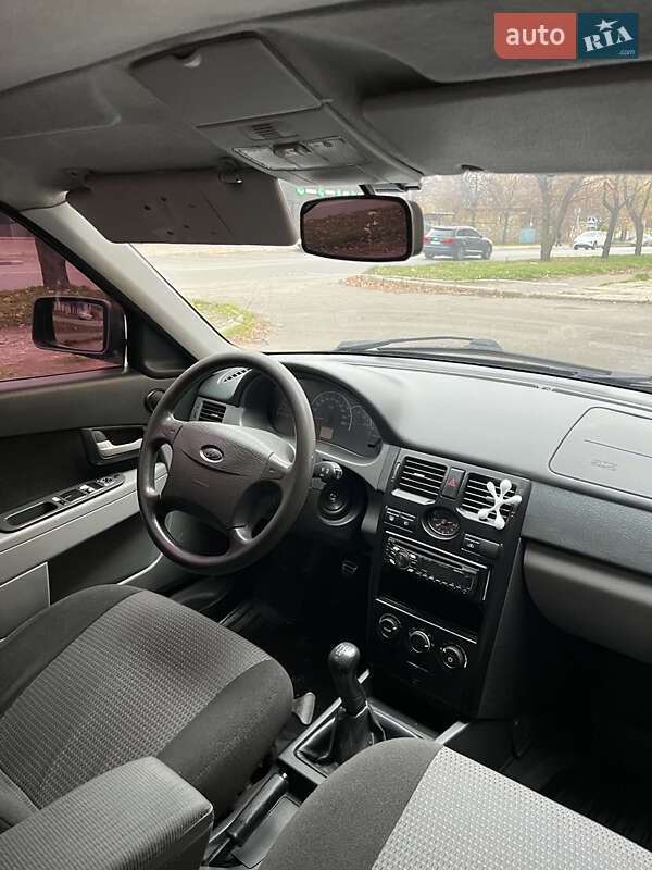Седан ВАЗ / Lada 2170 Priora 2010 в Кривому Розі фото 5 Седан ВАЗ / Lada 2170 Priora 2010 в Кривому Розі