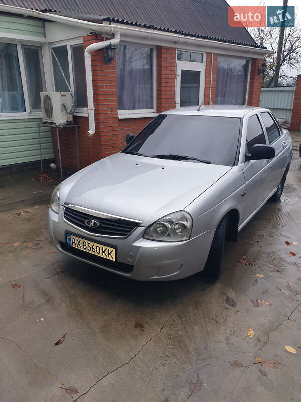 Седан ВАЗ / Lada 2170 Priora 2012 в Долинській