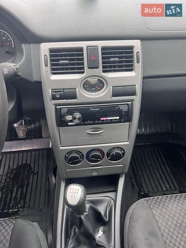 Седан ВАЗ / Lada 2170 Priora 2011 в Охтирці