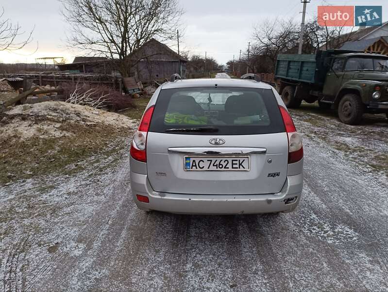 Универсал ВАЗ / Lada 2171 Priora 2011 в Маневичах