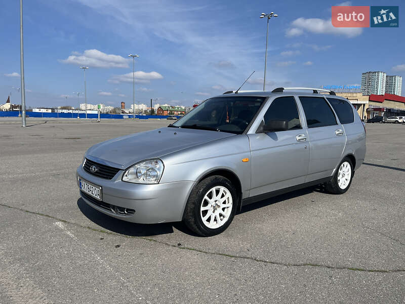 Универсал ВАЗ / Lada 2171 Priora 2011 в 