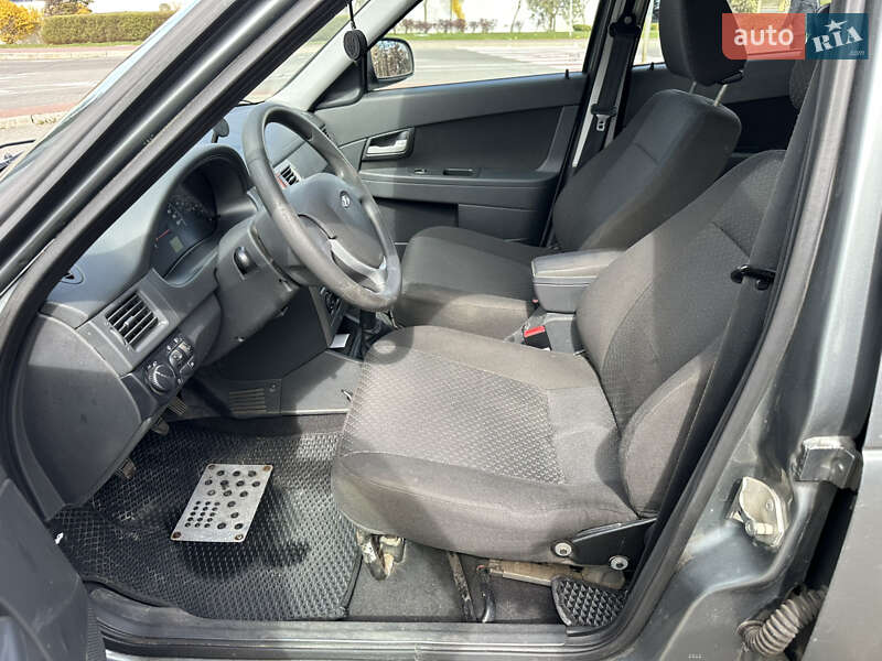 Универсал ВАЗ / Lada 2171 Priora 2012 в Киеве фото 28 Универсал ВАЗ / Lada 2171 Priora 2012 в Киеве