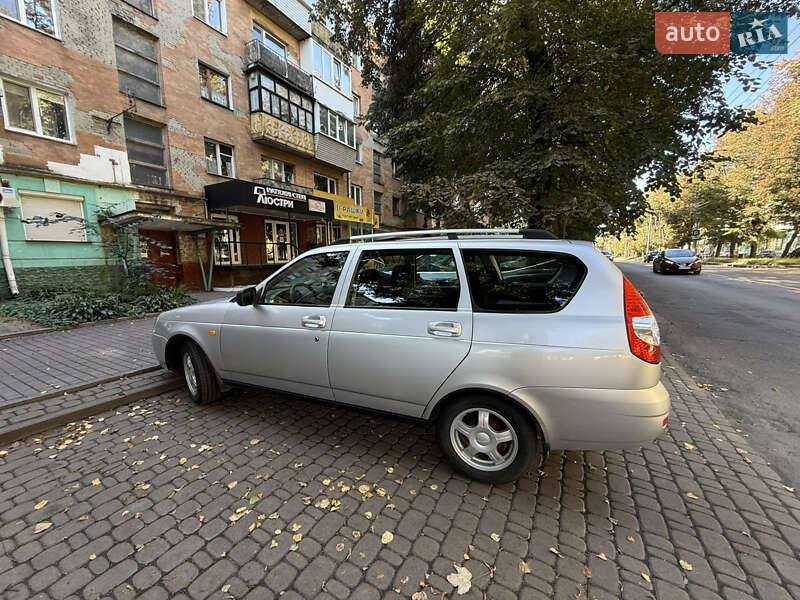 Универсал ВАЗ / Lada 2171 Priora 2010 в Ровно