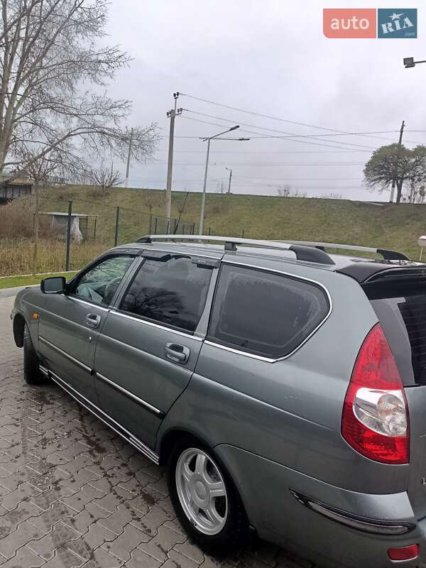 Универсал ВАЗ / Lada 2171 Priora 2011 в Житомире